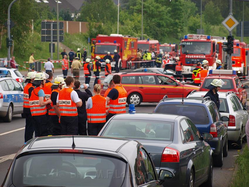 Schwerer Unfall mit Reisebus Lohmar Donrather Dreieck P288.JPG